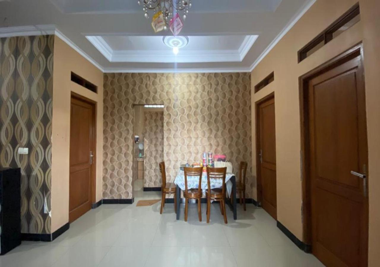 Villa Edwin Puncak โบกอร์ ภายนอก รูปภาพ